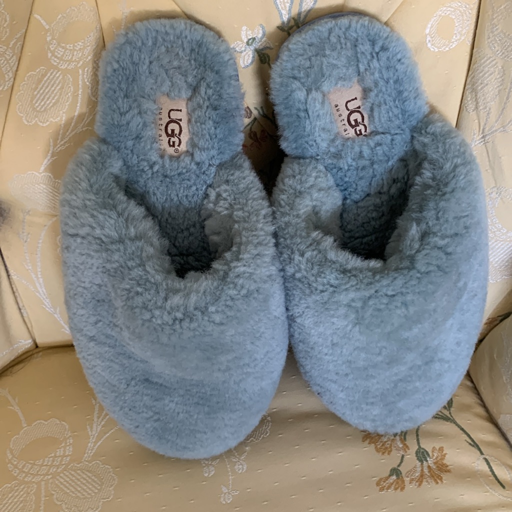Ugg Super Fluffy Comfortable Slippers
